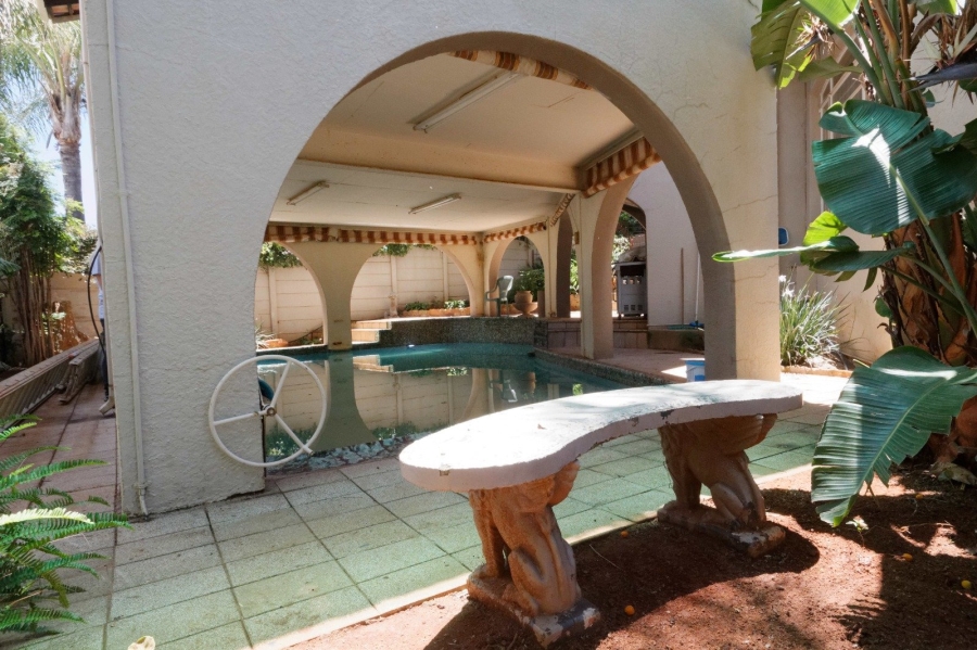 5 Bedroom Property for Sale in Wilkoppies North West